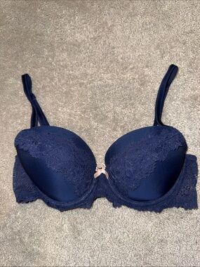 Victoria’s Secret dream angles lined Demi 32D